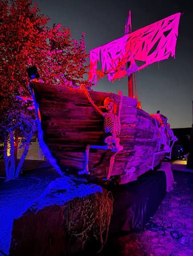 Giant Haunted Pirate Shipwreck Halloween Display